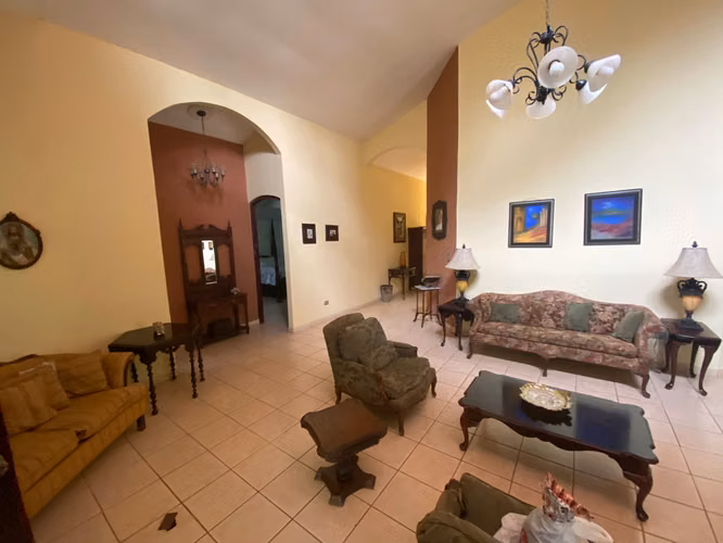 Venta de casa  en Carretera Vieja a León