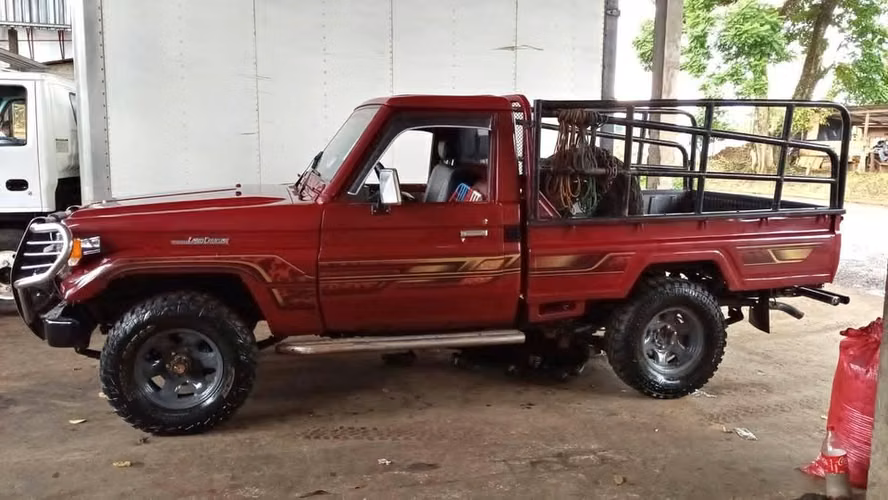 TOYOTA LAN CRUZER