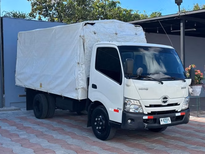 Hino 711