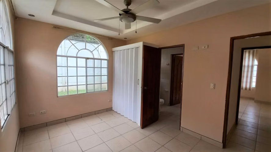 Venta de casa en Carretera Vieja a León
