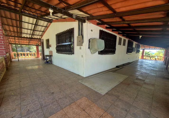 Venta de Casa en Pochomil con Amplio terrenoMP MP - Imagen 4