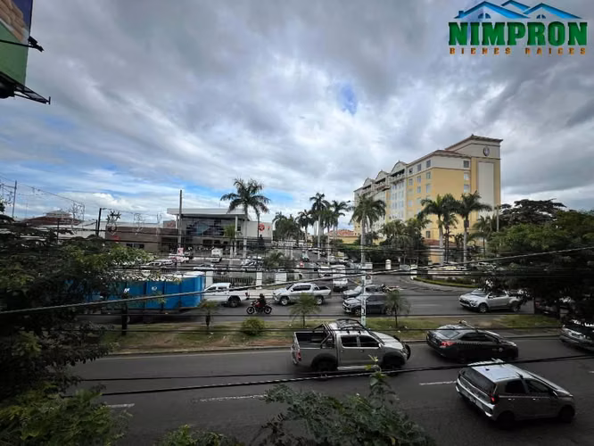 Se vende Casa en el corazón de Managua