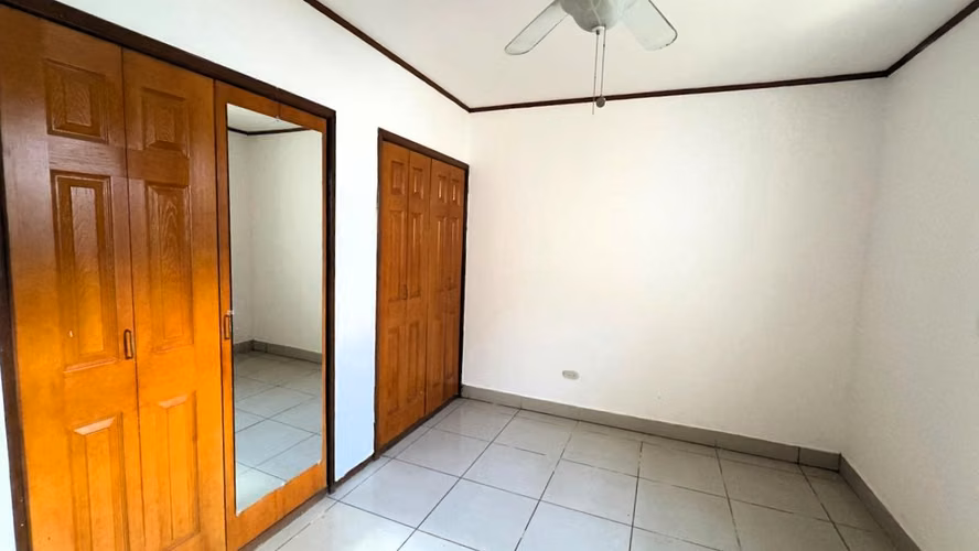 KC -  Casa en venta en Las Cumbres - Imagen 3