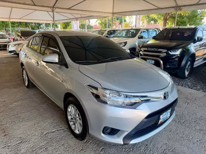 Toyota Yaris año 2015