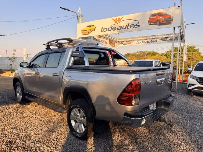 Toyota Hilux SR año 2021