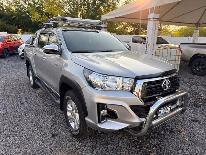 Toyota Hilux SR año 2021