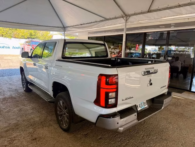 Mitsubishi L200 GLS año 2025 - Imagen 5