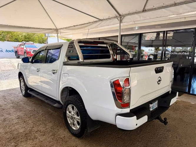 Nissan Frontier SE año 2023