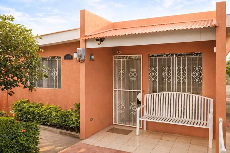 FP/ Casa esquinera en venta – Valle Santa Rosa  $54,000 - Imagen 2