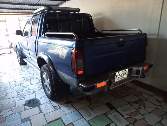Vendo Nissan Frontier 4x4