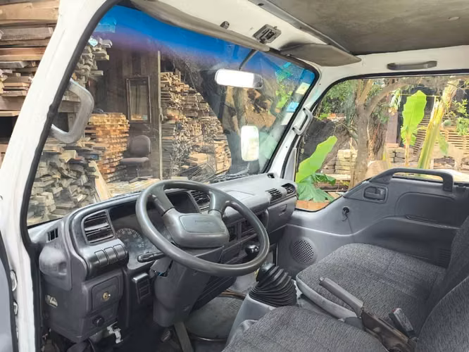 Camión Isuzu 2016