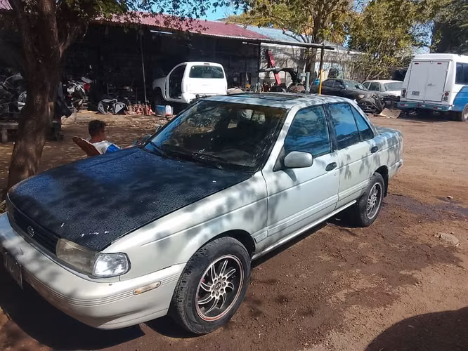 Nissan Sentra año 1991