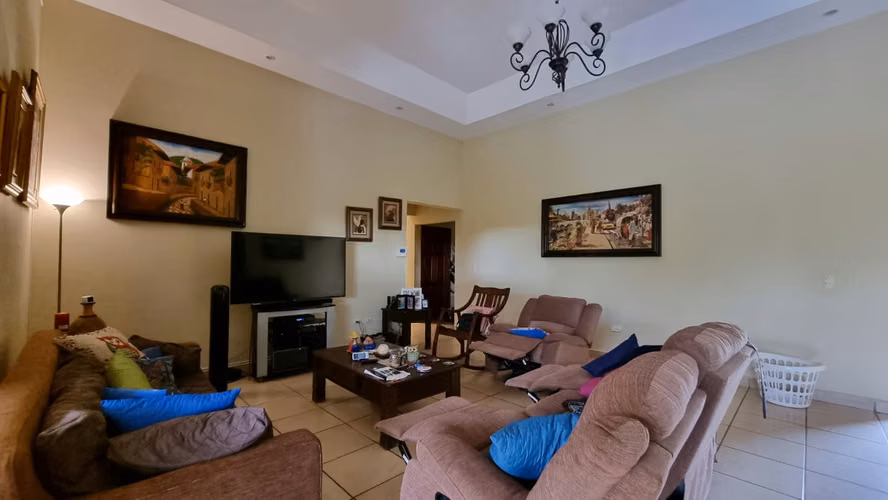 Cómoda casa en venta ubicada en Las Colinas