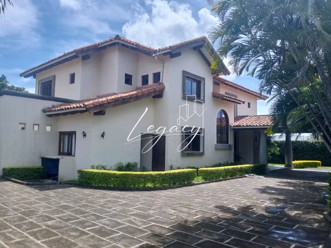 AG-Casa en Venta en Santo Domingo