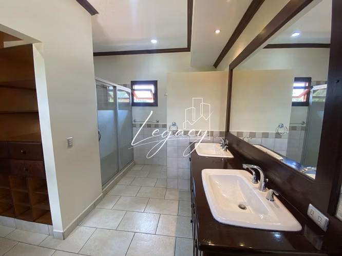 AG-Casa en Venta en Santo Domingo