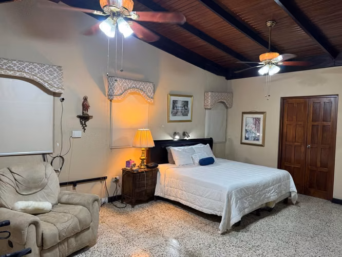 NO-Vendo casa en Santo Domingo
