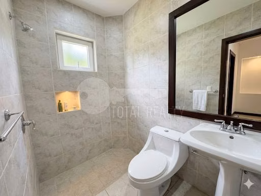 Hermosa Casa en alquiler, Managua - Imagen 11