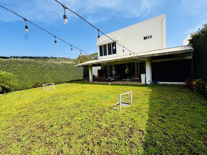 Casa en venta en Villa Fontana Sur