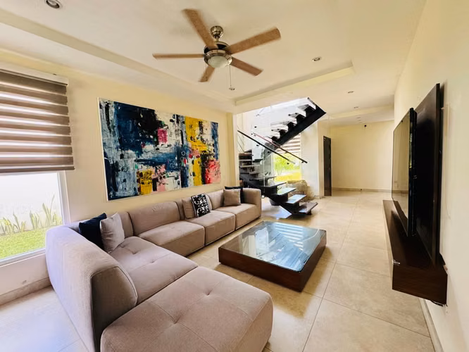 Casa en venta en Villa Fontana Sur