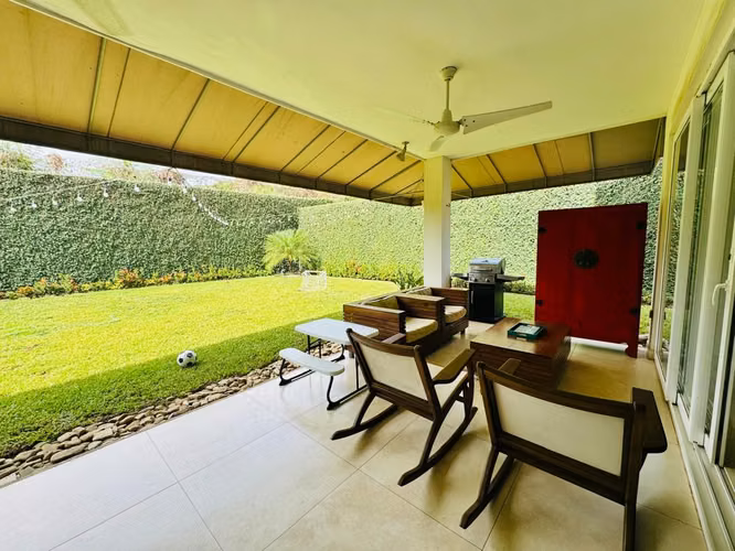 Casa en venta en Villa Fontana Sur