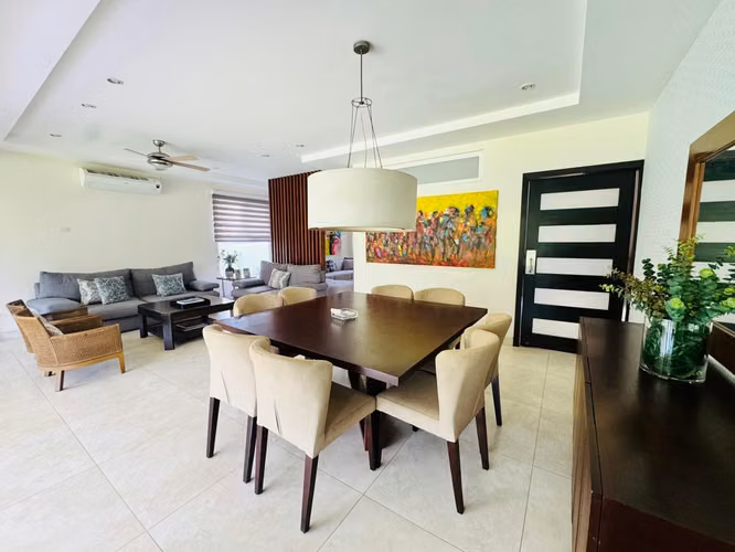 Casa en venta en Villa Fontana Sur