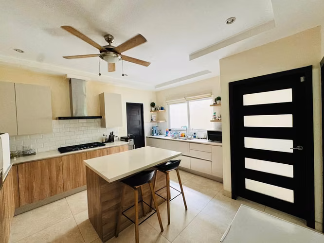 Casa en venta en Villa Fontana Sur