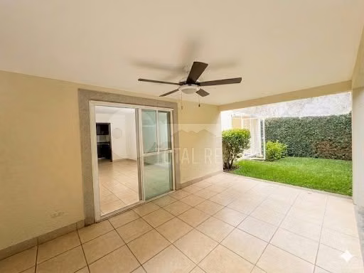 Excelente Casa en alquiler en Las Colinas, Managua