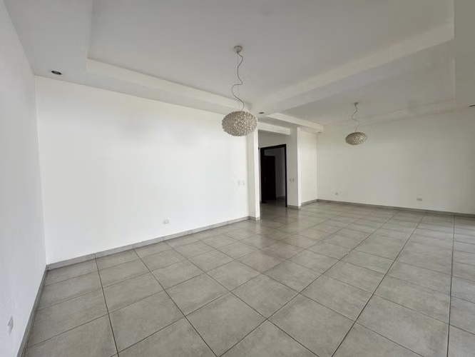 Casa en venta y alquiler en Santo Domingo