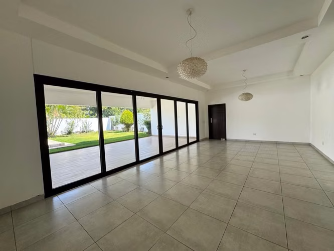 Casa en venta y alquiler en Santo Domingo