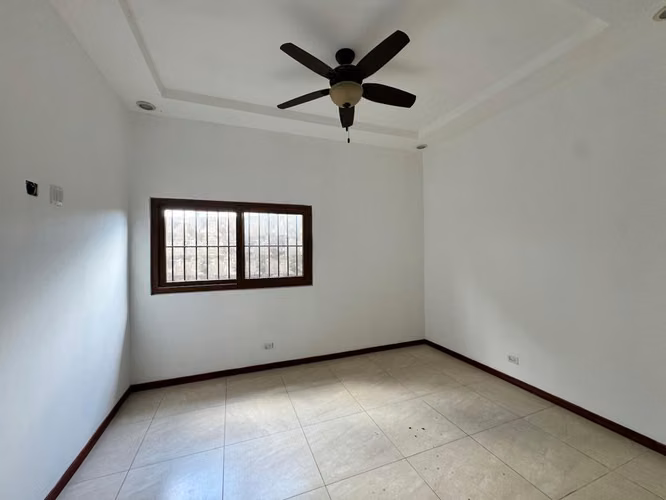 Casa en venta y alquiler en Santo Domingo