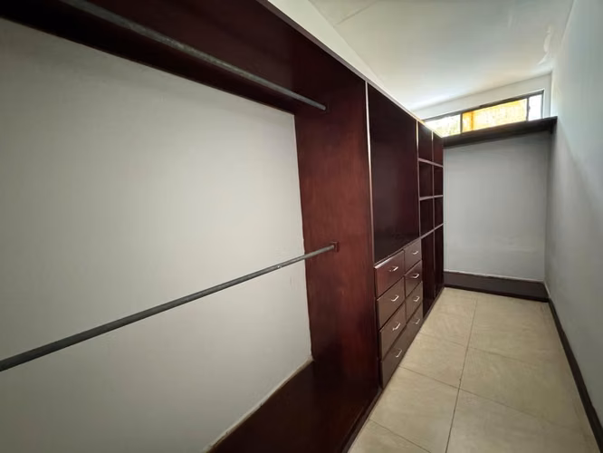 Casa en venta y alquiler en Santo Domingo
