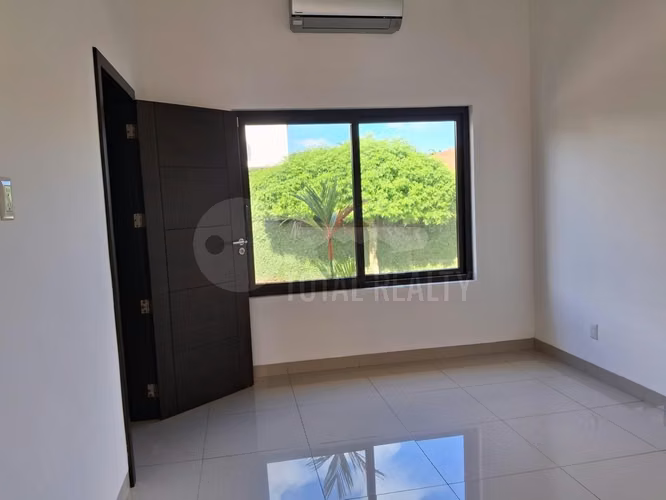 Atractiva Casa en venta o alquiler en Santo Domingo, Managua