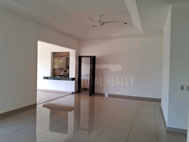 Atractiva Casa en venta o alquiler en Santo Domingo, Managua
