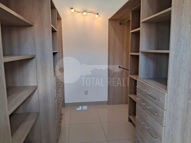 Atractiva Casa en venta o alquiler en Santo Domingo, Managua