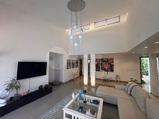 Hermosa Casa en venta en Santo Domingo, Managua