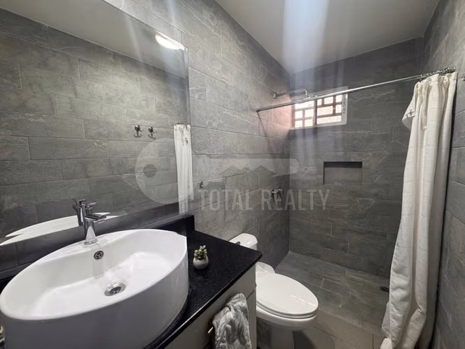 Hermosa Casa en venta en Santo Domingo, Managua