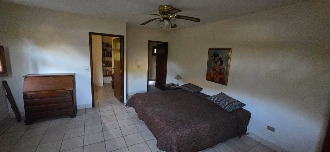 Venta de casa de 2 plantas en Carretera Sur