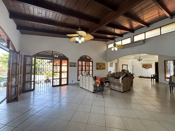 Venta de Casa en Las Colinas