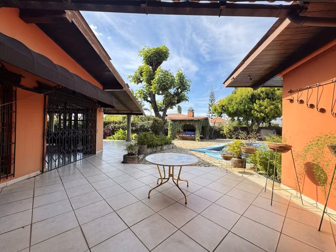 Venta de Casa en Las Colinas