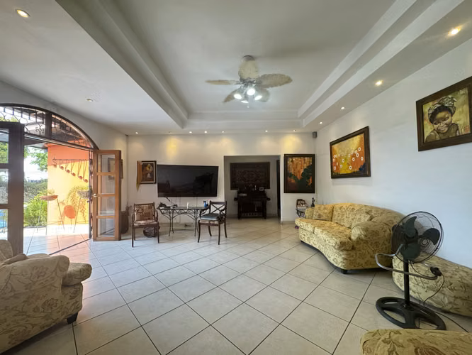 Venta de Casa en Las Colinas