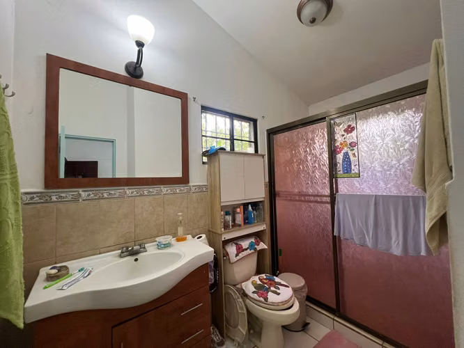 KW - Venta, casa en residencial de Esquipulas