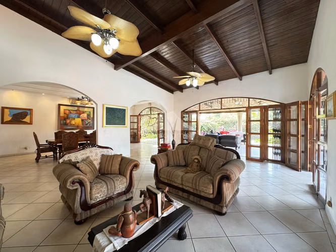 Casa en Venta Las Colinas, Managua