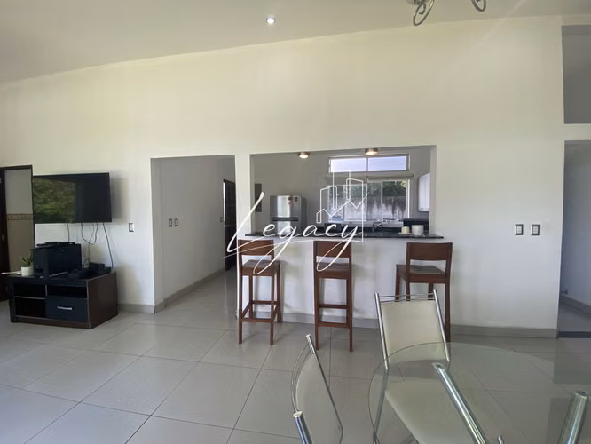 AG-Venta de casa moderna en Las Colinas