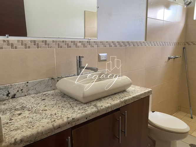 AG-Venta de casa moderna en Las Colinas
