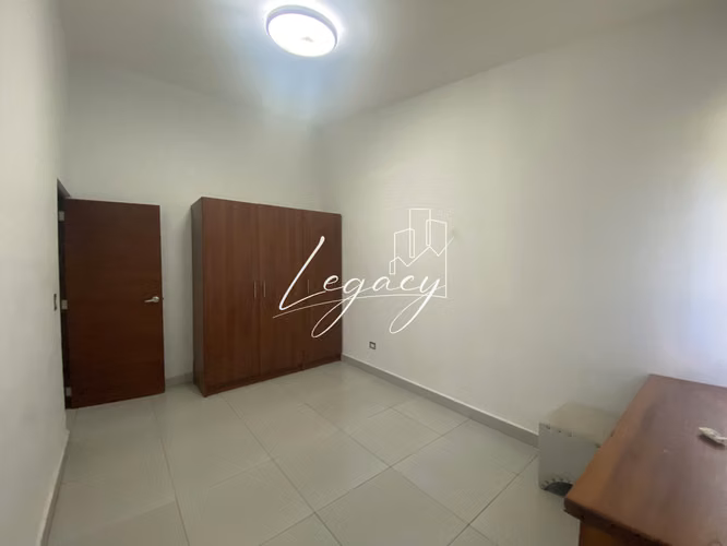 AG-Venta de casa moderna en Las Colinas