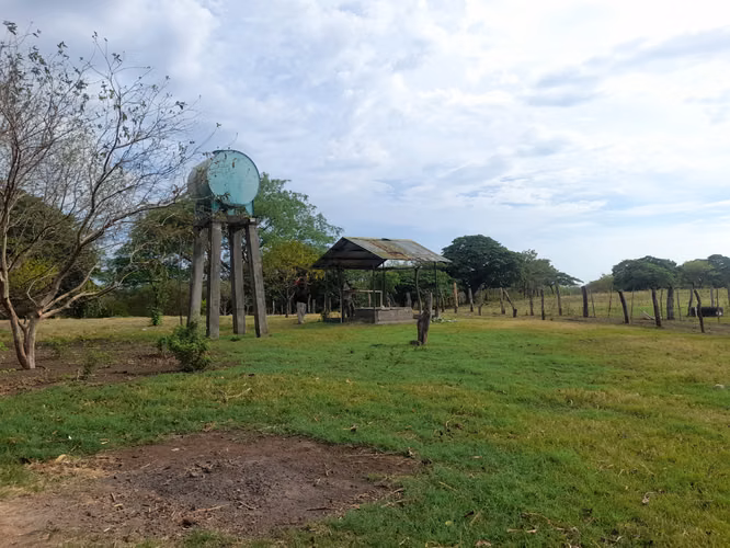 SE VENDE FINCA DE 32 MANZANAS DISEÑADA PARA GANADERÍA. - Imagen 7