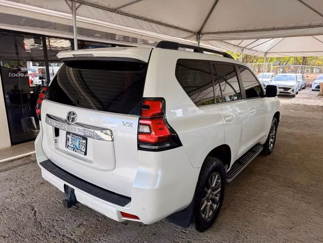 Toyota Prado VX año 2018
