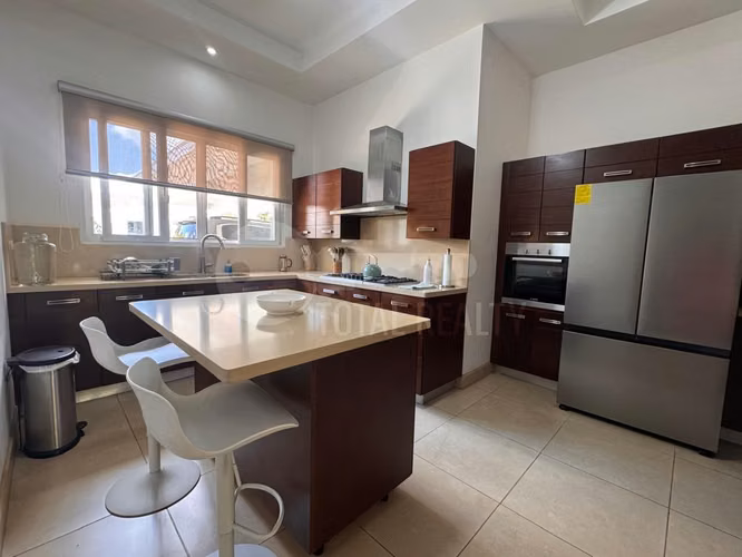 Hermosa Casa en venta o alquiler en Santo Domingo, Managua