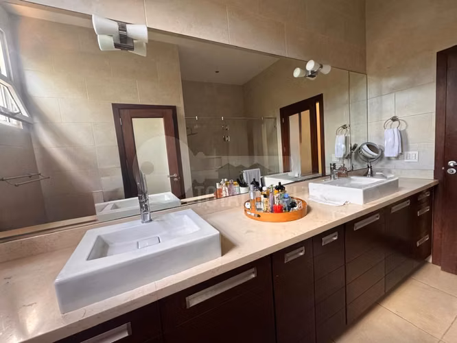 Hermosa Casa en venta o alquiler en Santo Domingo, Managua - Imagen 2