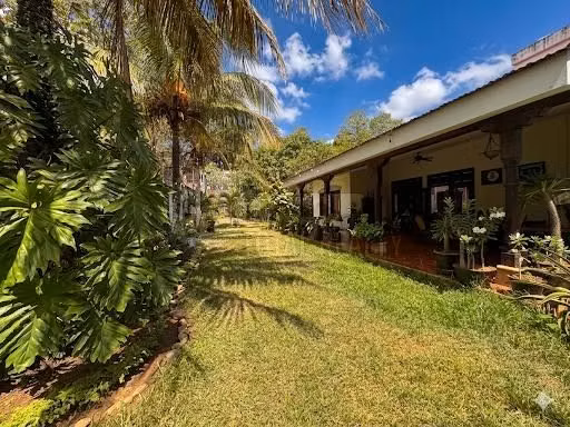 Atractiva Casa en venta o alquiler en Santo Domingo, Managua